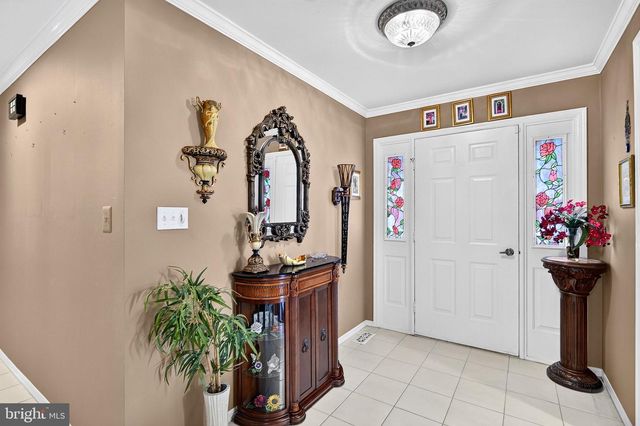 11 CANTERBURY DR, Monroe Township, NJ 08831