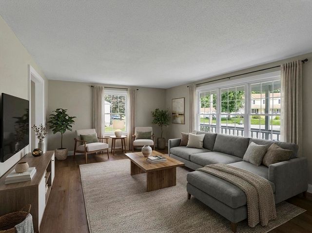 127 Szetela Drive, Chicopee, MA 01013