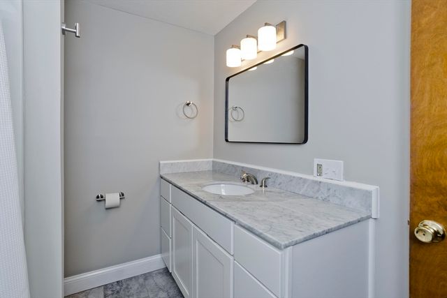 127 Szetela Drive, Chicopee, MA 01013