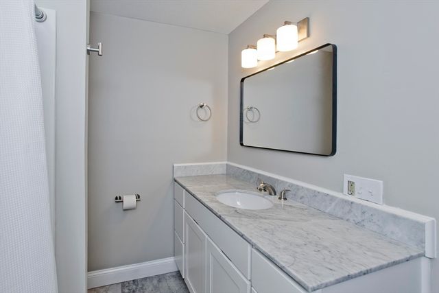 127 Szetela Drive, Chicopee, MA 01013
