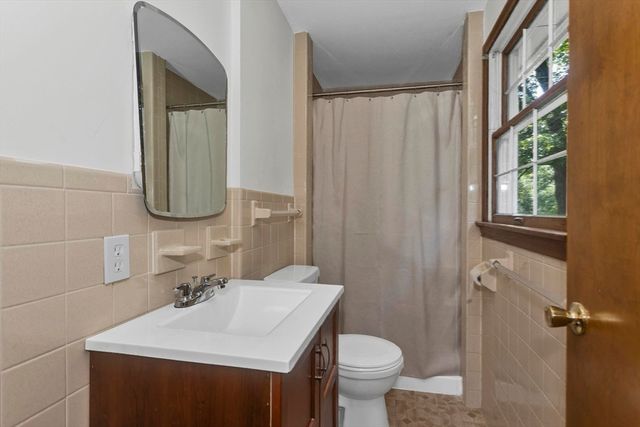 127 Szetela Drive, Chicopee, MA 01013