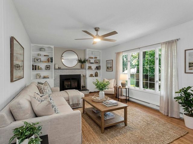 127 Szetela Drive, Chicopee, MA 01013