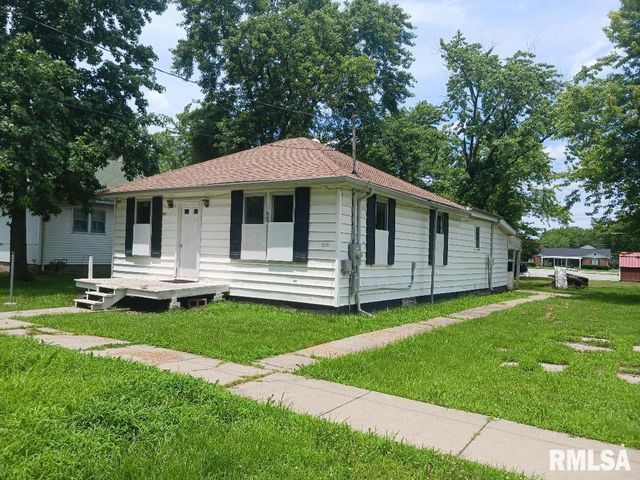 502 E MATTHEW Street, Sesser, IL 62884