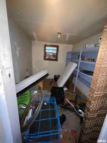 502 E MATTHEW Street, Sesser, IL 62884