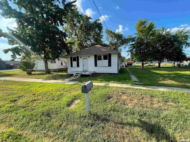 502 E MATTHEW Street, Sesser, IL 62884