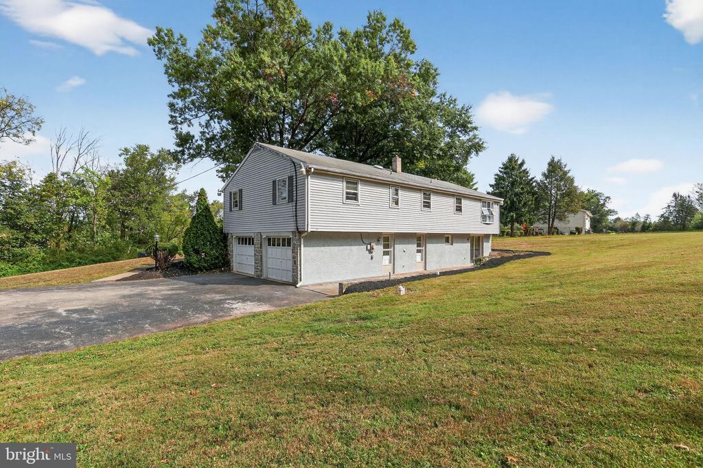 262 KOLB RD, Spring City, PA 19475