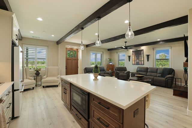 7613 E Harney Ln, Lodi, CA 95240