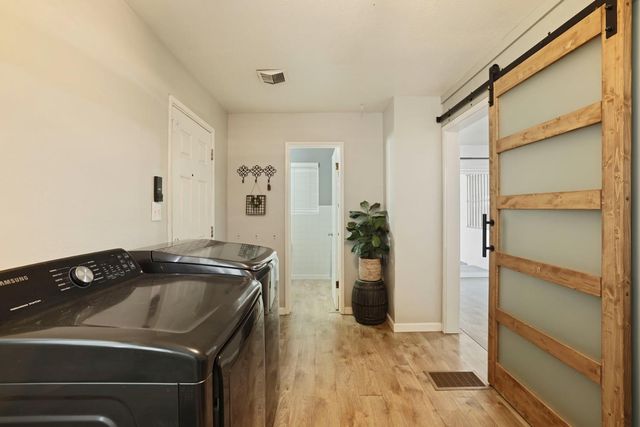 7613 E Harney Ln, Lodi, CA 95240