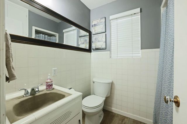 7613 E Harney Ln, Lodi, CA 95240