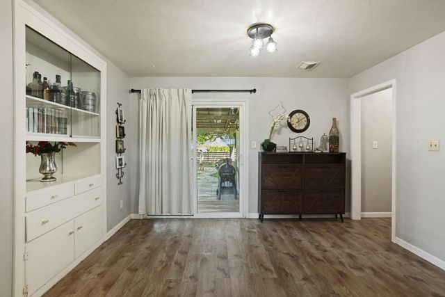 7613 E Harney Ln, Lodi, CA 95240