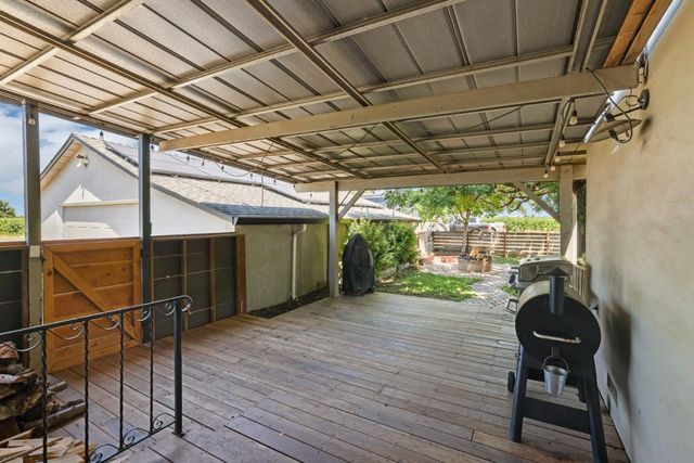 7613 E Harney Ln, Lodi, CA 95240