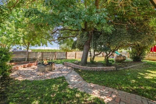 7613 E Harney Ln, Lodi, CA 95240