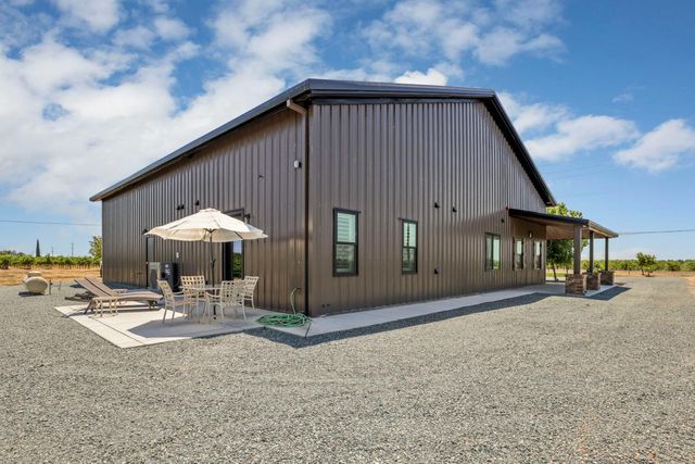7613 E Harney Ln, Lodi, CA 95240