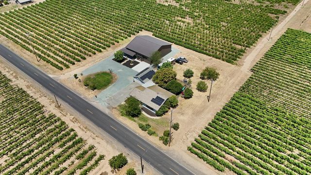 7613 E Harney Ln, Lodi, CA 95240