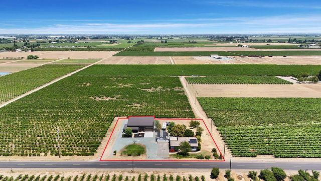 7613 E Harney Ln, Lodi, CA 95240