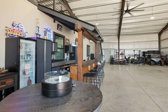 7613 E Harney Ln, Lodi, CA 95240
