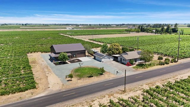 7613 E Harney Ln, Lodi, CA 95240