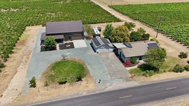 7613 E Harney Ln, Lodi, CA 95240