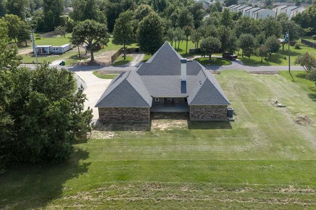 4001 Briarwood Road, Lake Charles, LA 70605