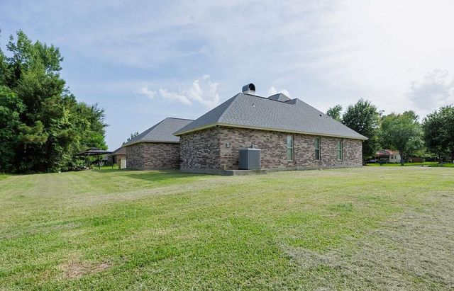 4001 Briarwood Road, Lake Charles, LA 70605