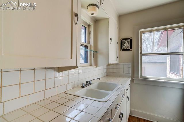 615 E Washington Street, Colorado Springs, CO 80907