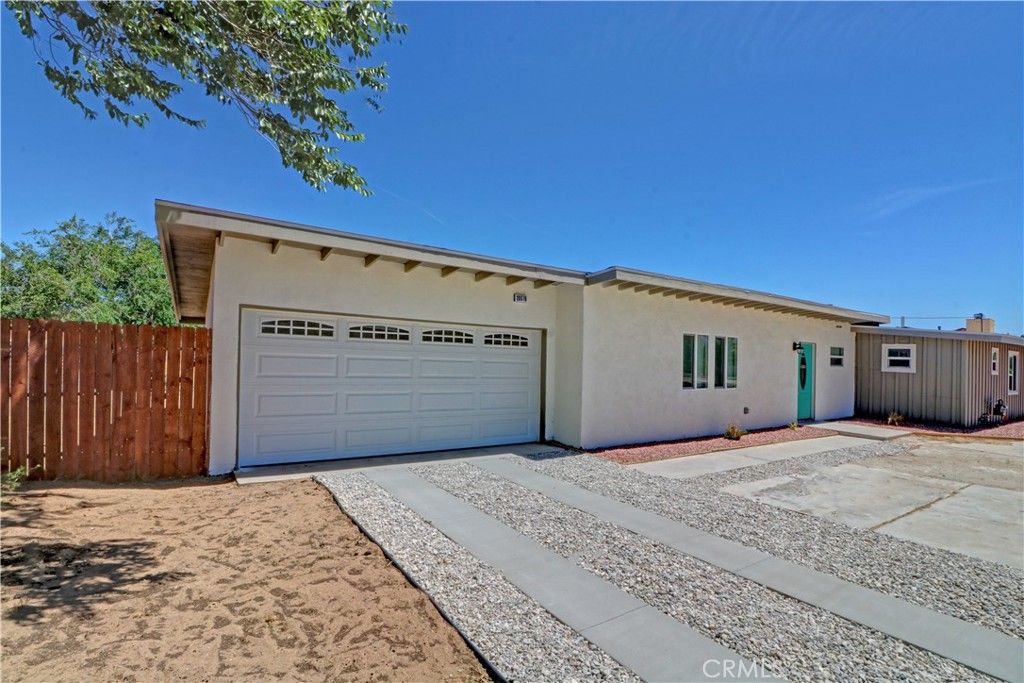 Image 3 of property listing at 20578 Nisqually, Apple Valley, CA 92308