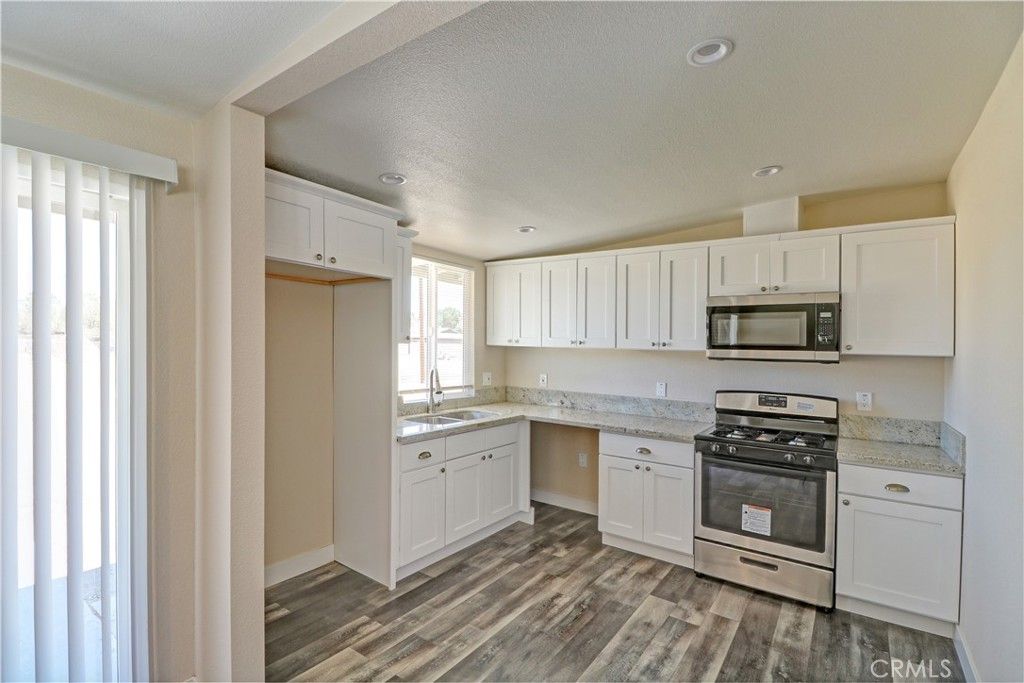 Image 6 of property listing at 20578 Nisqually, Apple Valley, CA 92308