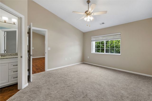 750 Hidden Ridge Ct 301, South Park, PA 15129