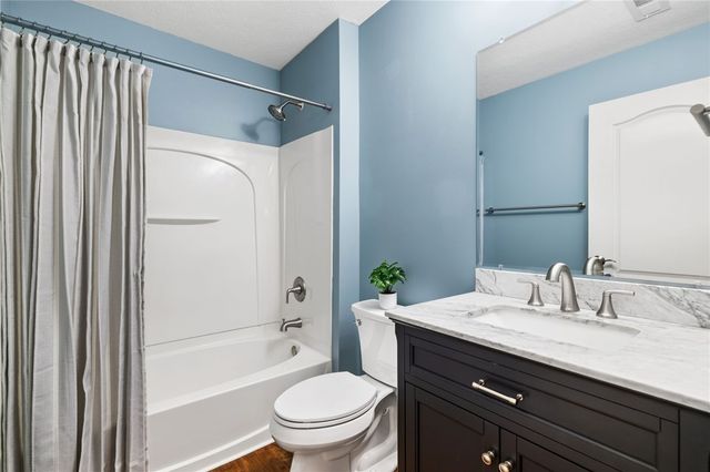 750 Hidden Ridge Ct 301, South Park, PA 15129