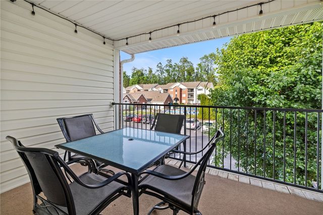 750 Hidden Ridge Ct 301, South Park, PA 15129