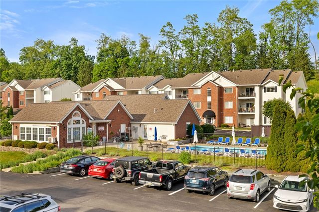 750 Hidden Ridge Ct 301, South Park, PA 15129