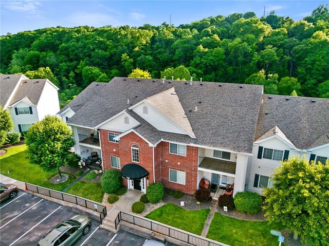 750 Hidden Ridge Ct 301, South Park, PA 15129
