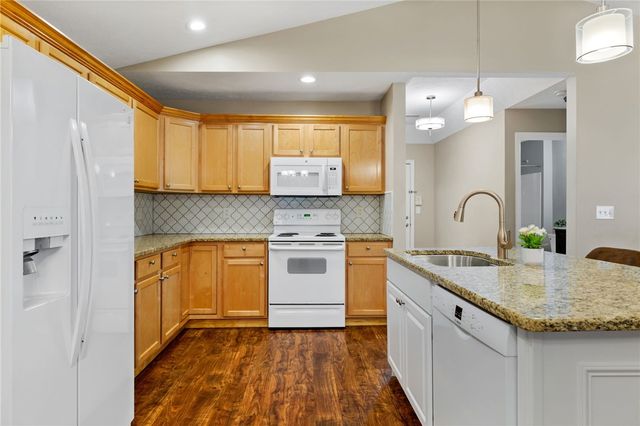 750 Hidden Ridge Ct 301, South Park, PA 15129