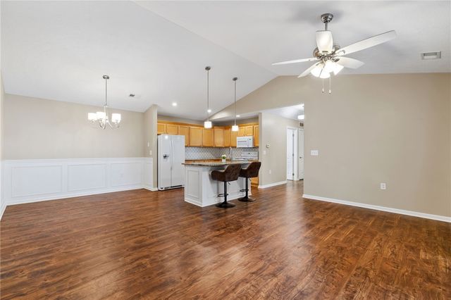 750 Hidden Ridge Ct 301, South Park, PA 15129