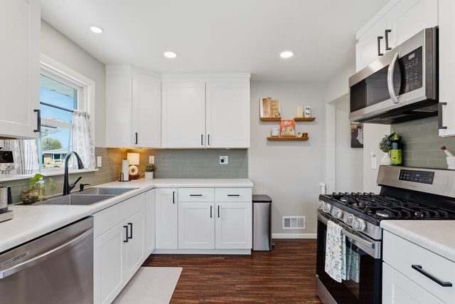 2725 S 11th STREET, Sheboygan, WI 53081