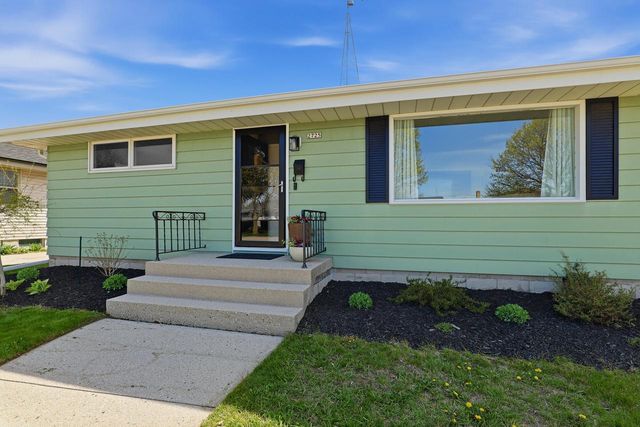 2725 S 11th STREET, Sheboygan, WI 53081