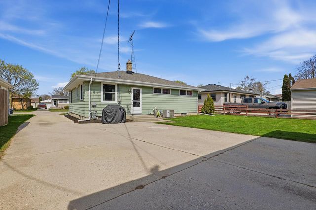 2725 S 11th STREET, Sheboygan, WI 53081