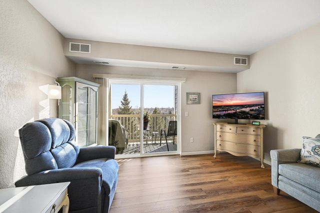 1331 Lake Drive W A213, Chanhassen, MN 55317