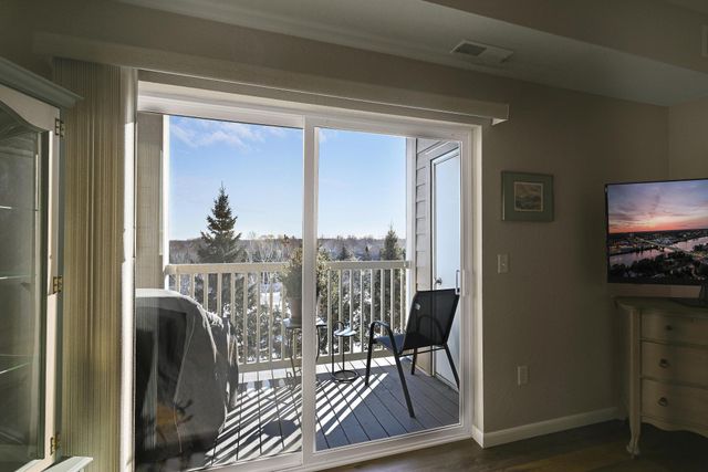 1331 Lake Drive W A213, Chanhassen, MN 55317