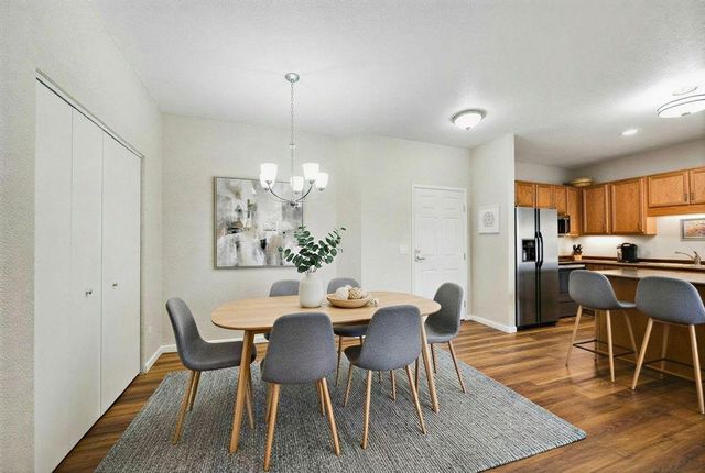 1331 Lake Drive W A213, Chanhassen, MN 55317