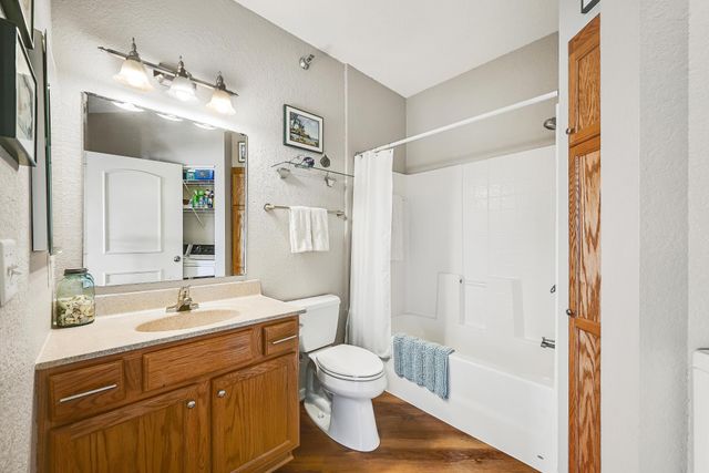 1331 Lake Drive W A213, Chanhassen, MN 55317