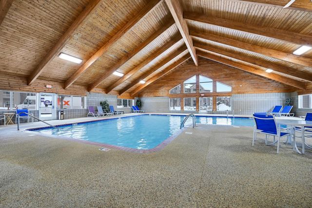 1331 Lake Drive W A213, Chanhassen, MN 55317