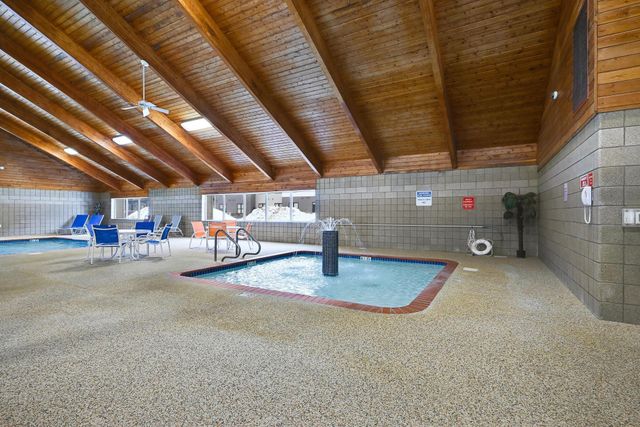 1331 Lake Drive W A213, Chanhassen, MN 55317