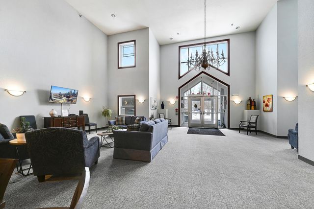 1331 Lake Drive W A213, Chanhassen, MN 55317