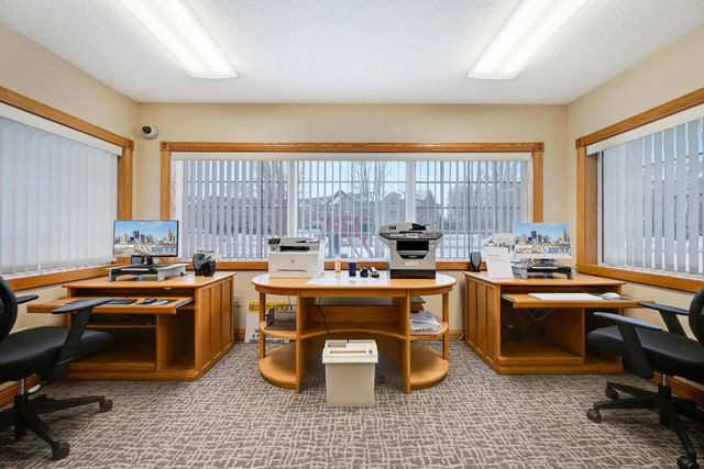 1331 Lake Drive W A213, Chanhassen, MN 55317