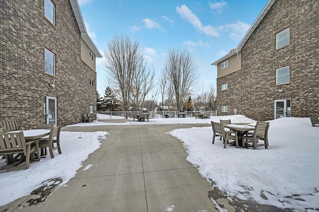 1331 Lake Drive W A213, Chanhassen, MN 55317