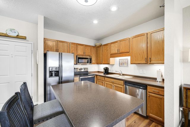 1331 Lake Drive W A213, Chanhassen, MN 55317