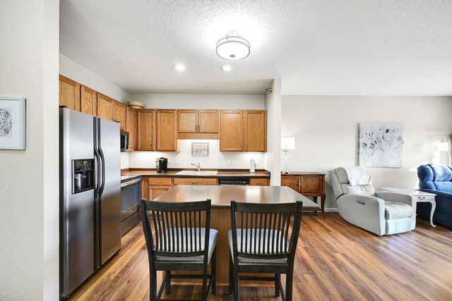 1331 Lake Drive W A213, Chanhassen, MN 55317