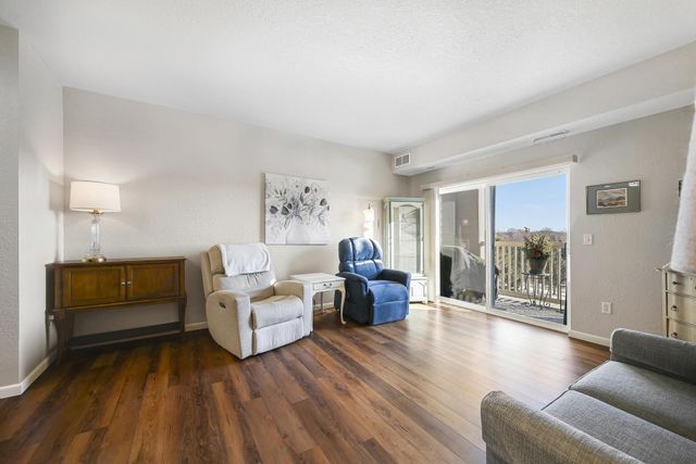 1331 Lake Drive W A213, Chanhassen, MN 55317