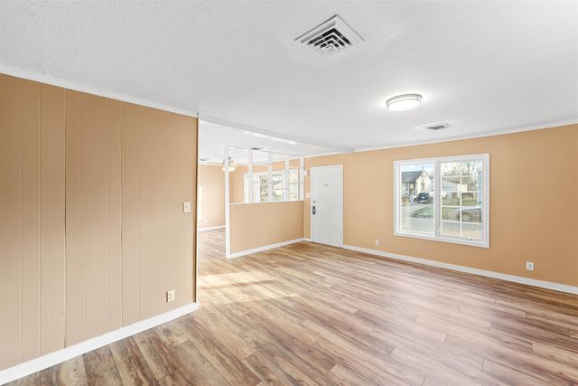 767 Osage Ave, Salina, KS 67401